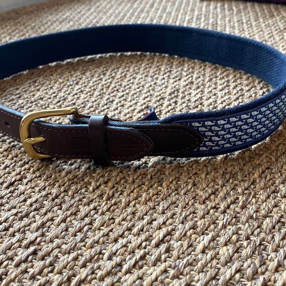 Vineyard Vines Other - Vineyard Vines belt whale good condition Size 28